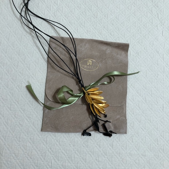 Thallo 24K Gold Olive Leaf Necklace from Greece - Picture 8 of 8